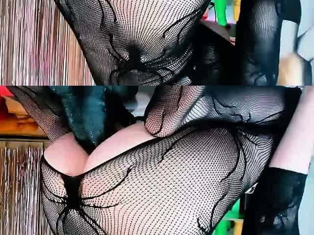 MILF blonde live toys webcam show in shower
