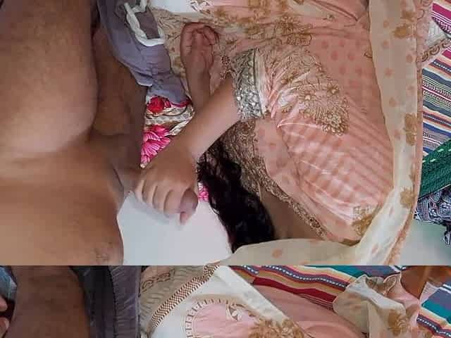Father-in-law Deliberately Showed His Cock to His Young Daughter-in-law