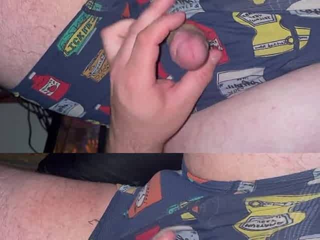 Virgin obese chap cums so fast during the time that wanking with a double sided fleshlight