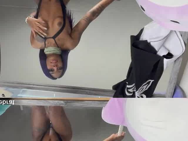 Black horny chick yourichi Shihoin bangs her constricted booty
