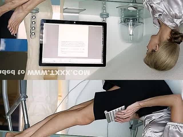 Secretary Joyce,35 yo, sexy big feet size 10
