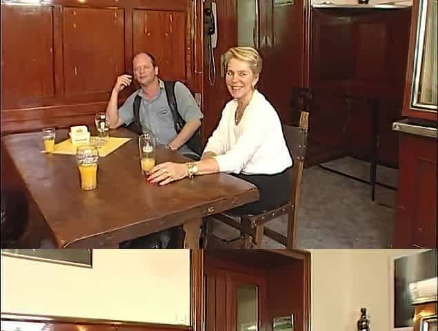 Fisting loose older on the table