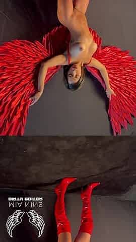 Brazilian Latina 'mianins' Heats up the Result on a Nakee Photoshoot