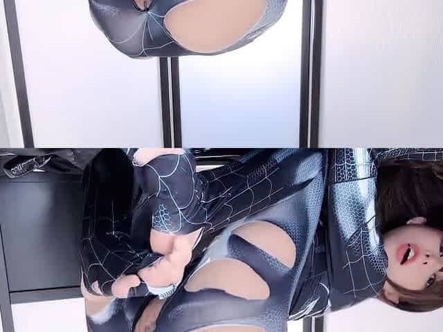 KittyxKum - Spider Girl Cosplay Squirt