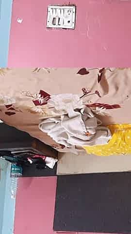 "desi Bhabi Alone in Room - Moment