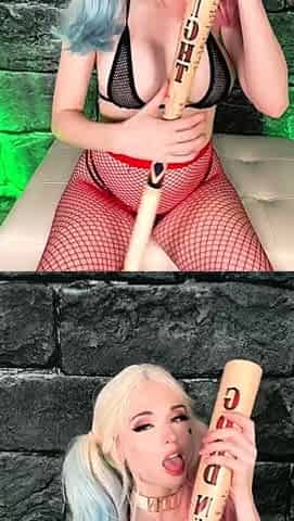 Blonde solo toying