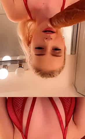 Blonde solo toying