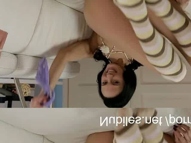 Petite tit amateur screws her sexy vagina