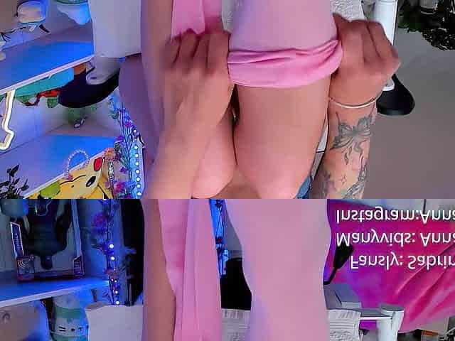 Fingering booty for dad in Fishnet