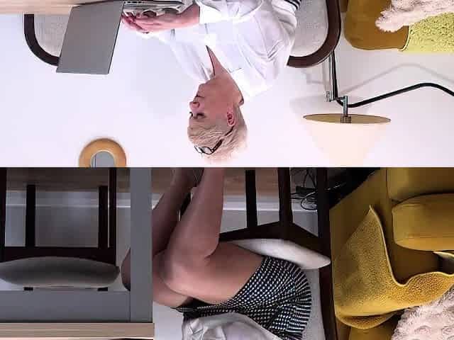 Blonde with hot lingerie masturbates while broadcasting