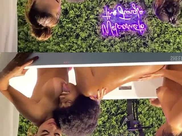 Lesbo baths with massage and a lot of pleasure