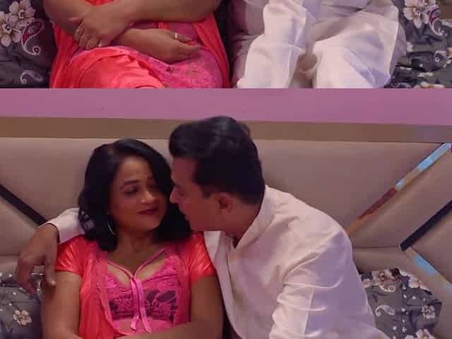 Gorgeous Indian MILF breathtaking sex clip