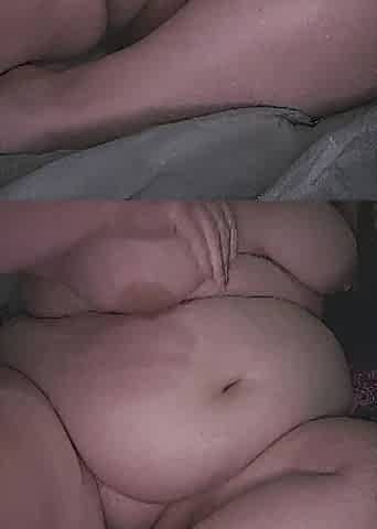 Thick mother i'd like to fuck plays with constricted cunt