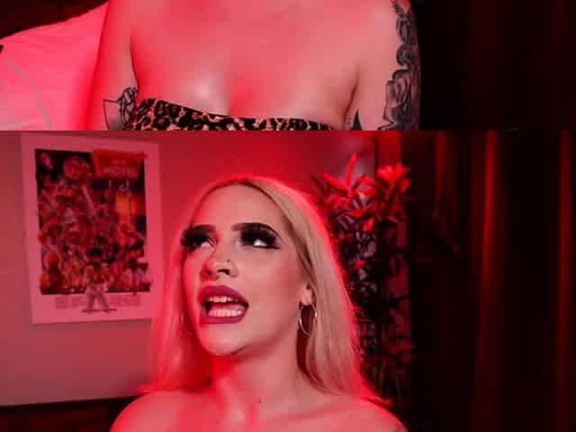 Scarlett does her first lesbian scene with Titi