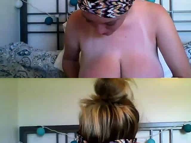 Big Natural Tits on Webcam Nipple Play