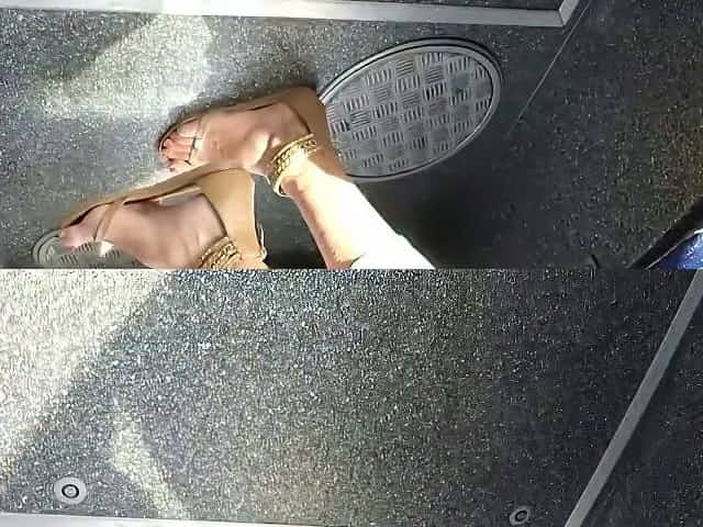 BEST 2018 SEXY TEEN MILF LEGS CROSSED TOES AMATEUR VOYEUR CANDID FEET 121
