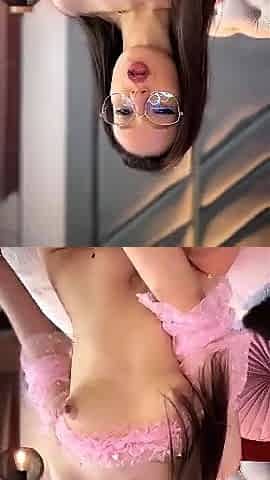 Amateur Webcam Teen Masturbates And Teases