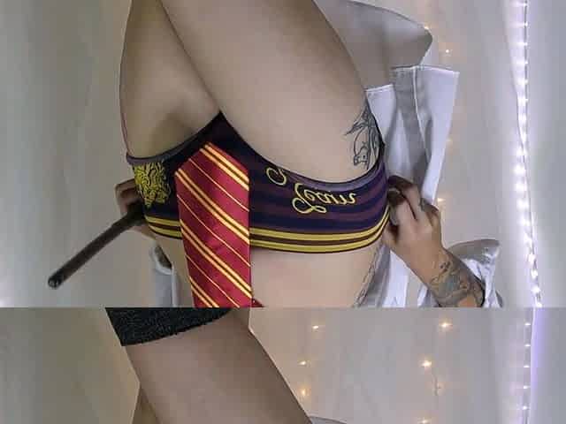 Hot Teen Chloe Toy Masturbates to Orgasm with her Wand
