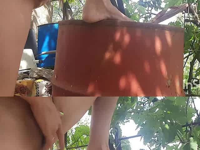 Teens Pee Outdoor