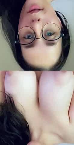 Close up MILF masturbation