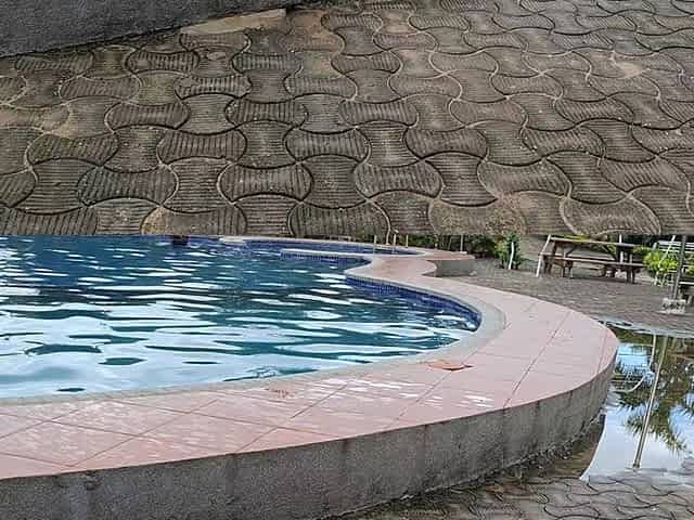 Sperm Floating in the Pool, Hard Sex in the Water, Double Orgasm