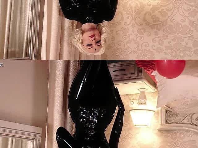hot latex catsuit tease