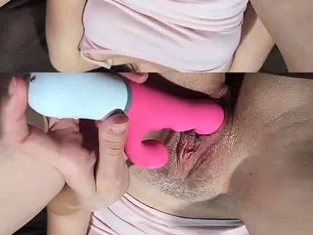 Babysitter Uses Vibrating Dildo to Orgasm on Webcam