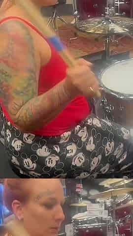 Jiggly White PAWG MILF Lotuss Queen Bounces up & Down on BBC