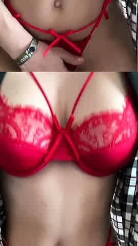 Super Hot Teen Babe Knows How To Jerk