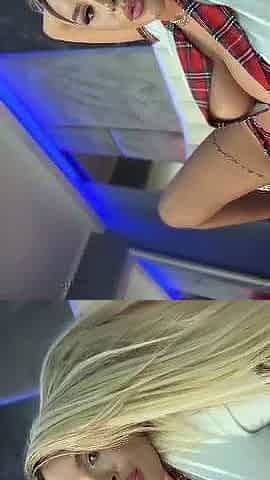 Big boob brunette masturbates on webcam