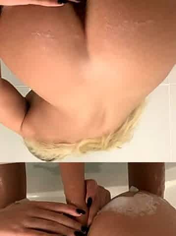 Blonde solo toying