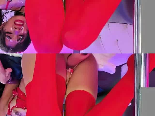 Webcam CD in stockings jerking off
