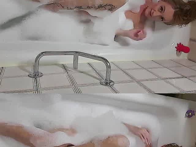 I Get It for My Snatch in the Bathtub!
