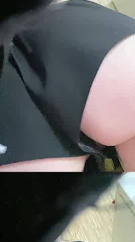 Beautiful beauty shows her butt.