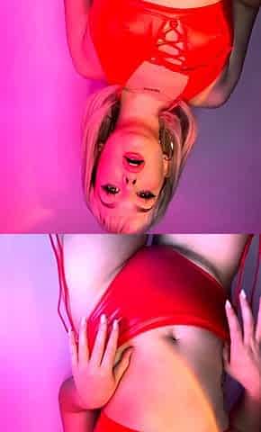 amateur blonde solo webcam