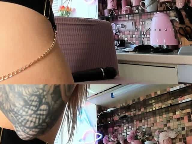 Blonde babe with a big ass and boobs masturbates