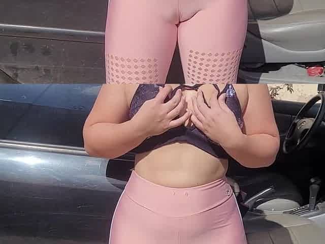 mother I'd like to fuck Gostosa safada Brinca com sua Buceta no estacionamento da Academia