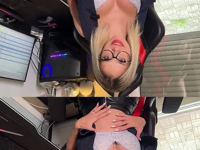 The Secretary Gives Her Boss A Blowjob. Cum In Her Mouth With Verified Amateurs