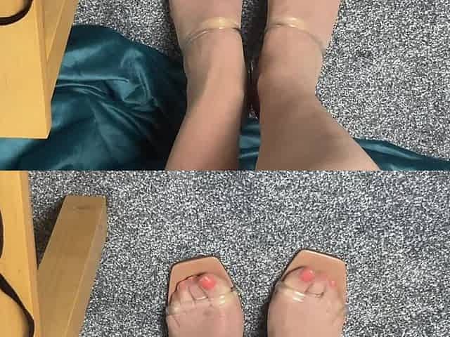 Mrs Mature Feet Having a Little Free Time While Wearing Her Very Old Stinky Work Pantyhose