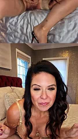 Brunette Amateur MILF Masturbates