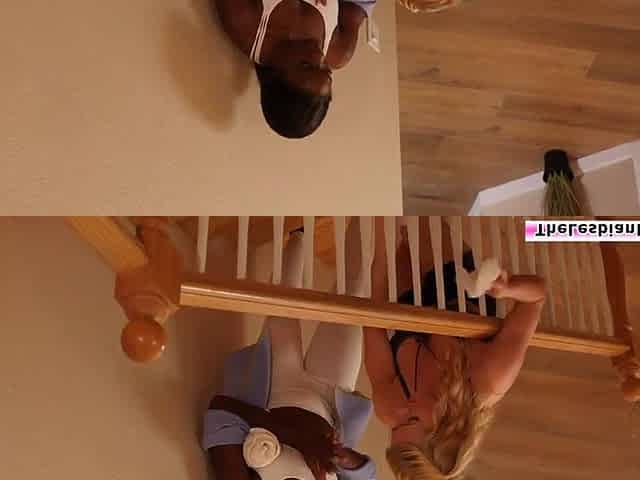 Yoga instructor facesits black lesbo client after session