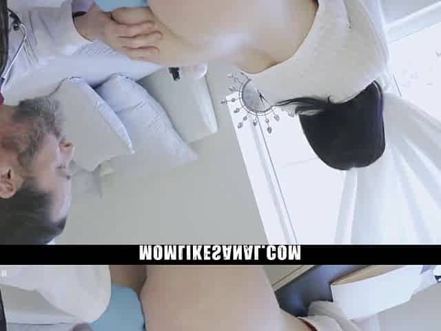 Jennifer White Didn't Question when This guy Offered to Check Her Taut Rectal hole Also - Momlikesanal