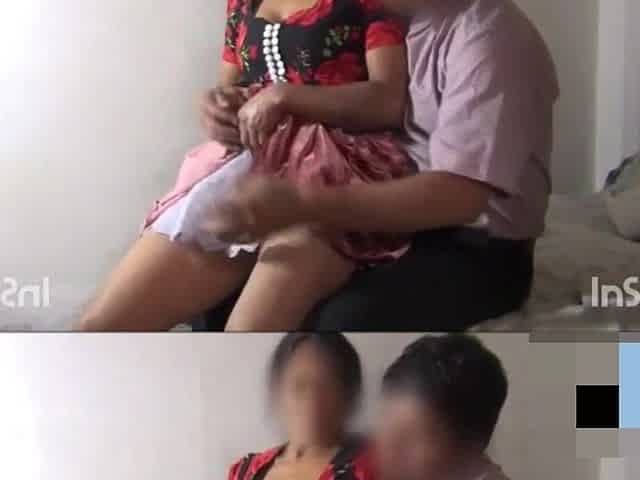 Cholita pulls down the boss's panties and sucks his jock