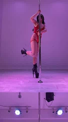 Short Exotic Pole Dancing for Teasing