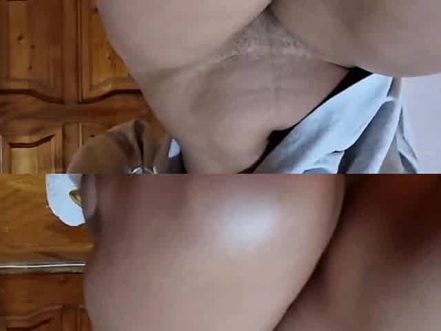Ebony Teen Orgasms on Webcam