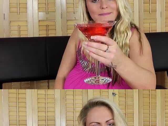 Hot Blonde Babe Solo Masturbation