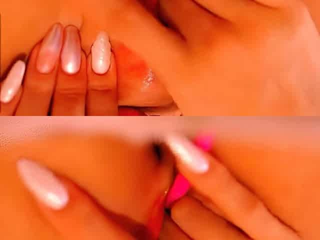 Pissing masturbating babe solo toy play
