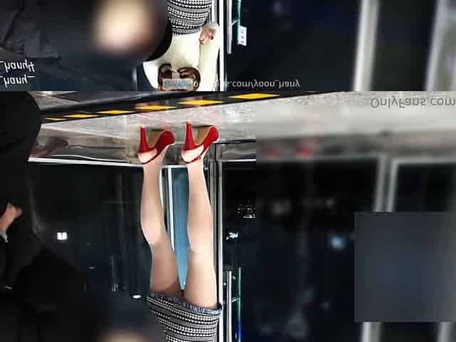 Sex in front of the elevator