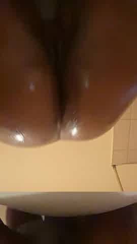 Oiled up big beautiful woman ???? see untill end