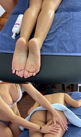 Amateur Foot Fetish Girlfriend Sucks and gives a Footjob